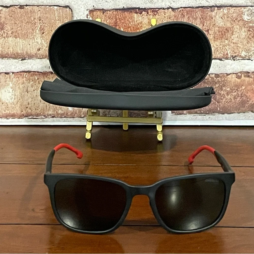 Carrera stylish black